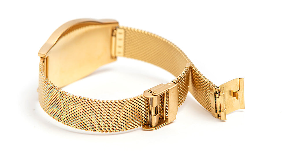 Alpha 3 Letter Black Gold Mesh Band Bracelet